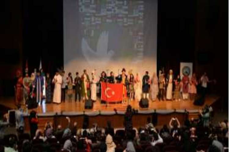 124 farklı ülkeden öğrenciler nevruzu Türkçe kutladı