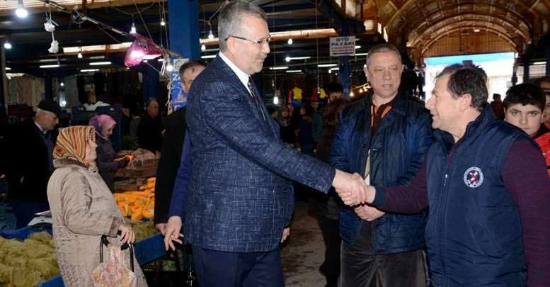 Özkan'dan pazar yeri ziyareti