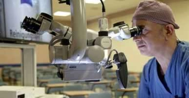 Tıp Fakültesi’ne yarım milyonluk ameliyat mikroskobu