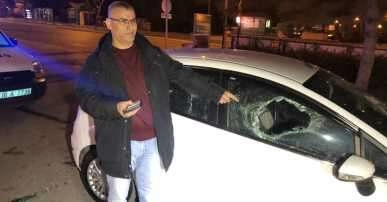  Aracının bütün camlarını kırdılar, gördüğü manzara karşısında şaşkına döndü