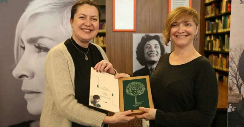 Şebnem Köstem öğrencilere Nezihe Meriç okudu