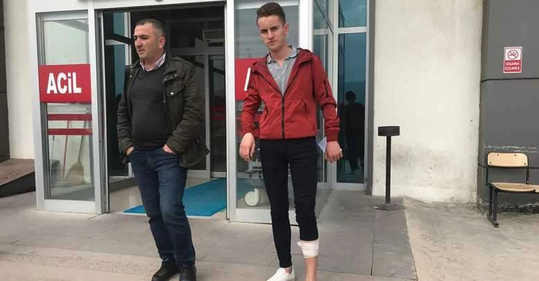 Liseli Oğuz'a okul önünde köpekler saldırdı