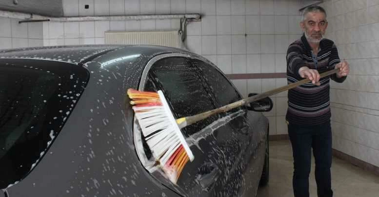 Bursa'da çamur yağdı, oto yıkamacılar bayram etti