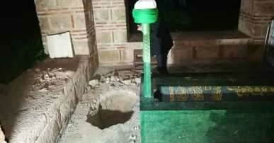 Defineciler bu kez 600 yıllık tarihi türbeyi hedef aldı 