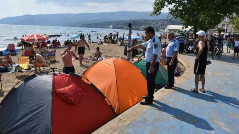 Sahildeki çadırlar kaldırıldı 
