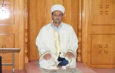 Gündüz imam, akşam hakem