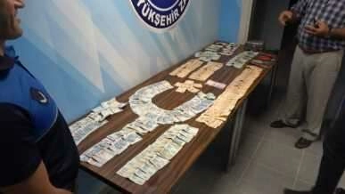 Dilencinin üzerinden çıkan para zabıta ekiplerini şaşkına çevirdi