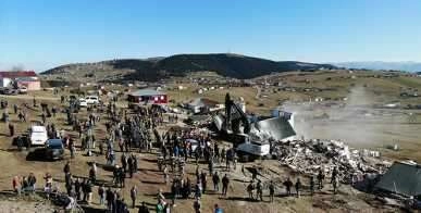 Trabzon'daki gergin yıkım