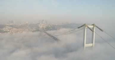 Sise teslim olan İstanbul'da masalsı görüntüler