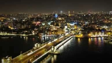 İstanbul'un simgeleri, çocuklar için maviye büründü