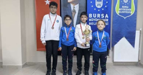 Egehan İpek’ten yenilgisiz şampiyonluk