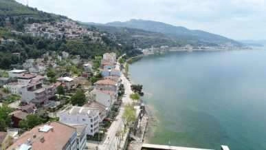 Deniz turuncuya boyandı