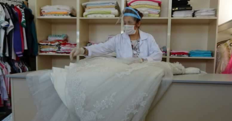 Gelinlikler ihtiyaç sahiplerinin yüzünü güldürdü