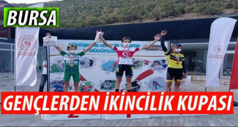 Gençlerden ikincilik kupası