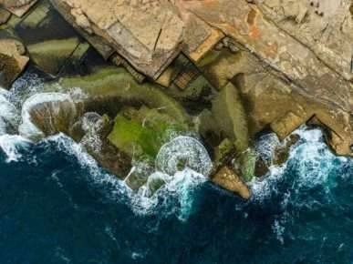 Karedeniz kıyısındaki tarihi taşocağı güzelliğiyle mest ediyor