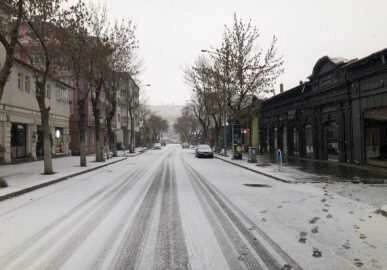 Kars beyaz gelinliğini giydi!