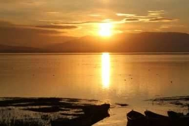 Beyşehir Gölü'nde kartpostallık gün batımı