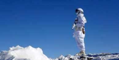 Hudut kahramanları görev başında! Üs bölgesinde kuş uçurtmuyorlar