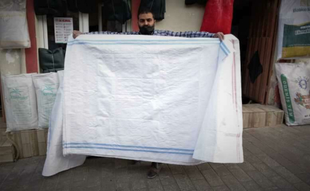 Çuvalla para kazanıyor...