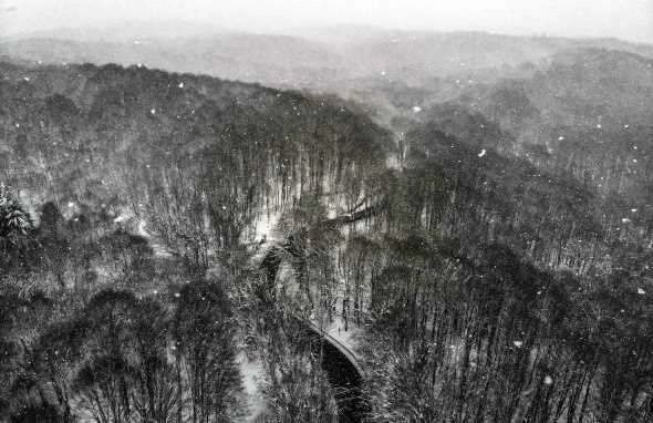 Karlar altındaki Belgrad Ormanı'nda masalsı görüntüler