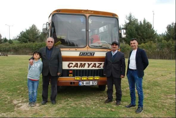 Ekmek teknelerini 30 yıl sonra karşılarında gördüler, gözyaşlarını tutamadılar