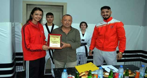 Milli sporcu kardeşler, geleciğin şampiyonlarını yetiştiriyor