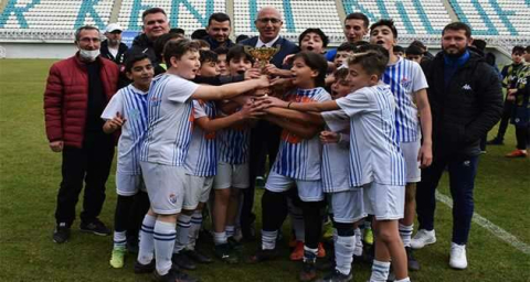 Nilüfer Kupası’nda şampiyon Özlücespor