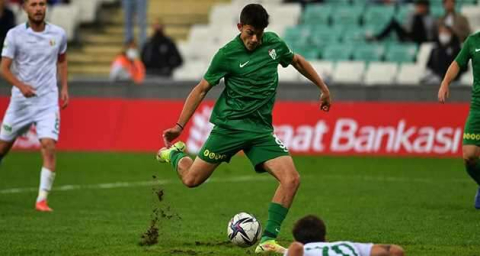 Bursaspor'da Hasan Sabri Karaca en az 6 ay yok