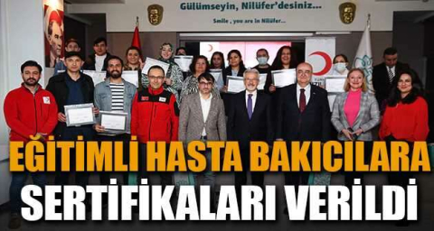 Eğitimli hasta bakıcılara sertifikaları verildi