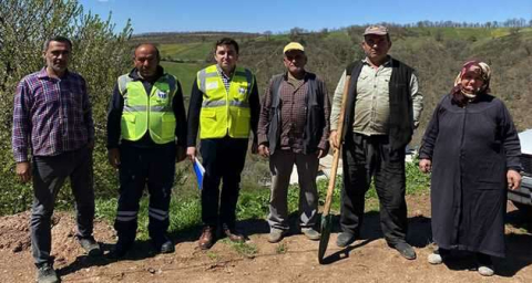 Mustafakemalpaşa Belediyesi'nden çiftçilere bamya tohumu