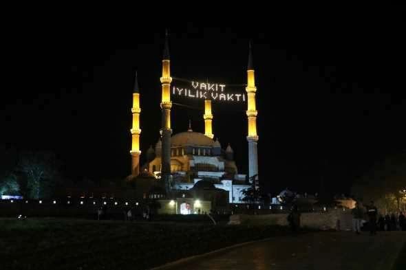 Selimiye Camii'nde 2 yıl aradan sonra Kadir Gecesi yoğunluğu