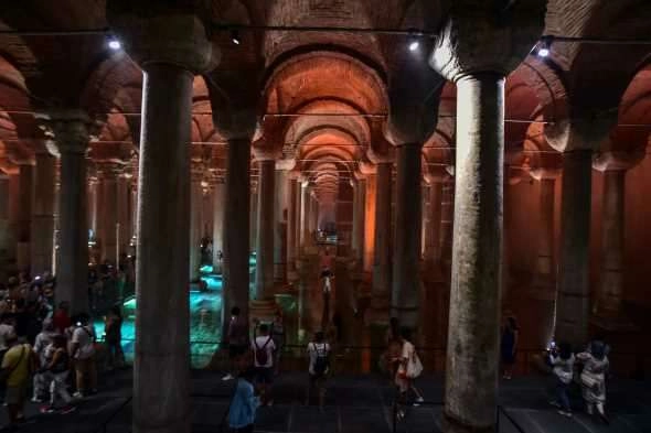 Restore edilen Yerebatan Sarnıcı'na turist akını