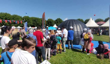 Çocuklar uzayı üç boyutlu öğreniyor