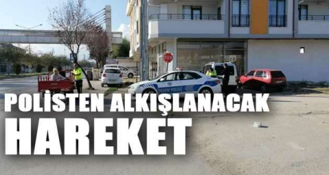Polisten alkışlanacak hareket