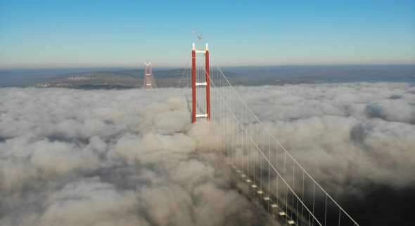 Sis içinde kalan 1915 Çanakkale Köprüsü