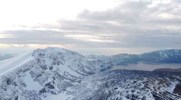 Dünyanın ikinci büyük kraterinde muhteşem kar manzaraları