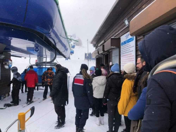 Jandarmadan lise öğrencilerine Uludağ sürprizi