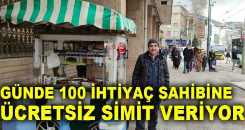 İnsanlara yardımcı olmak için seyyar satıcılık yapıyor