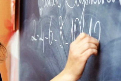 Deprem bölgesindeki öğretmenlerle ilgili flaş karar