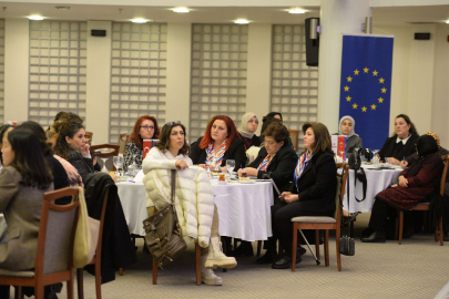 İş dünyası ve STK temsilcileri, "Afet ve Kadın" panelinde buluştu