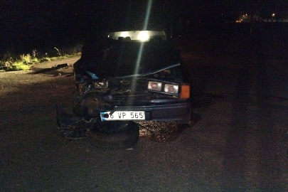 Bursa'da lastik tamiri için kenara çekilen araca, otomobil çarptı