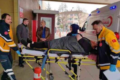 Otomobil bariyerlere çarptı: 2 yaralı