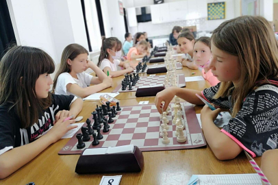 Yenişehir'de Kadınlar Satranç Turnuvası kayıtları sürüyor