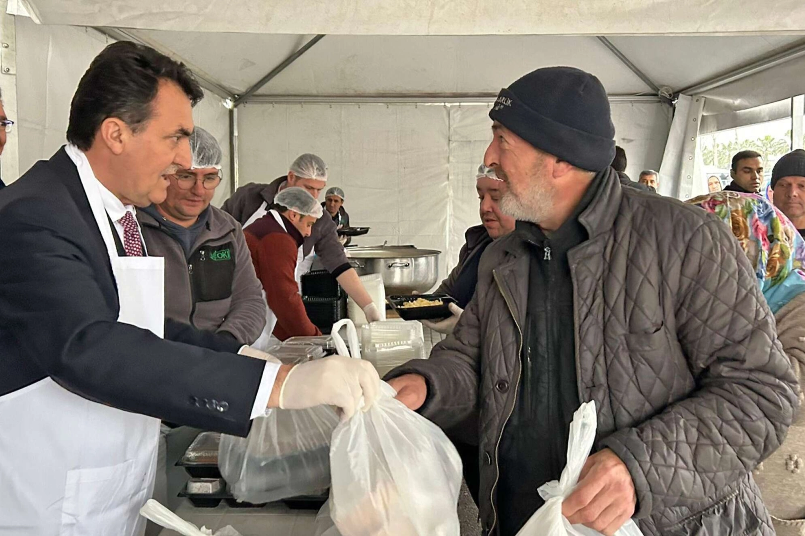 Başkan Dündar’dan vatandaşlara iftar yemeği