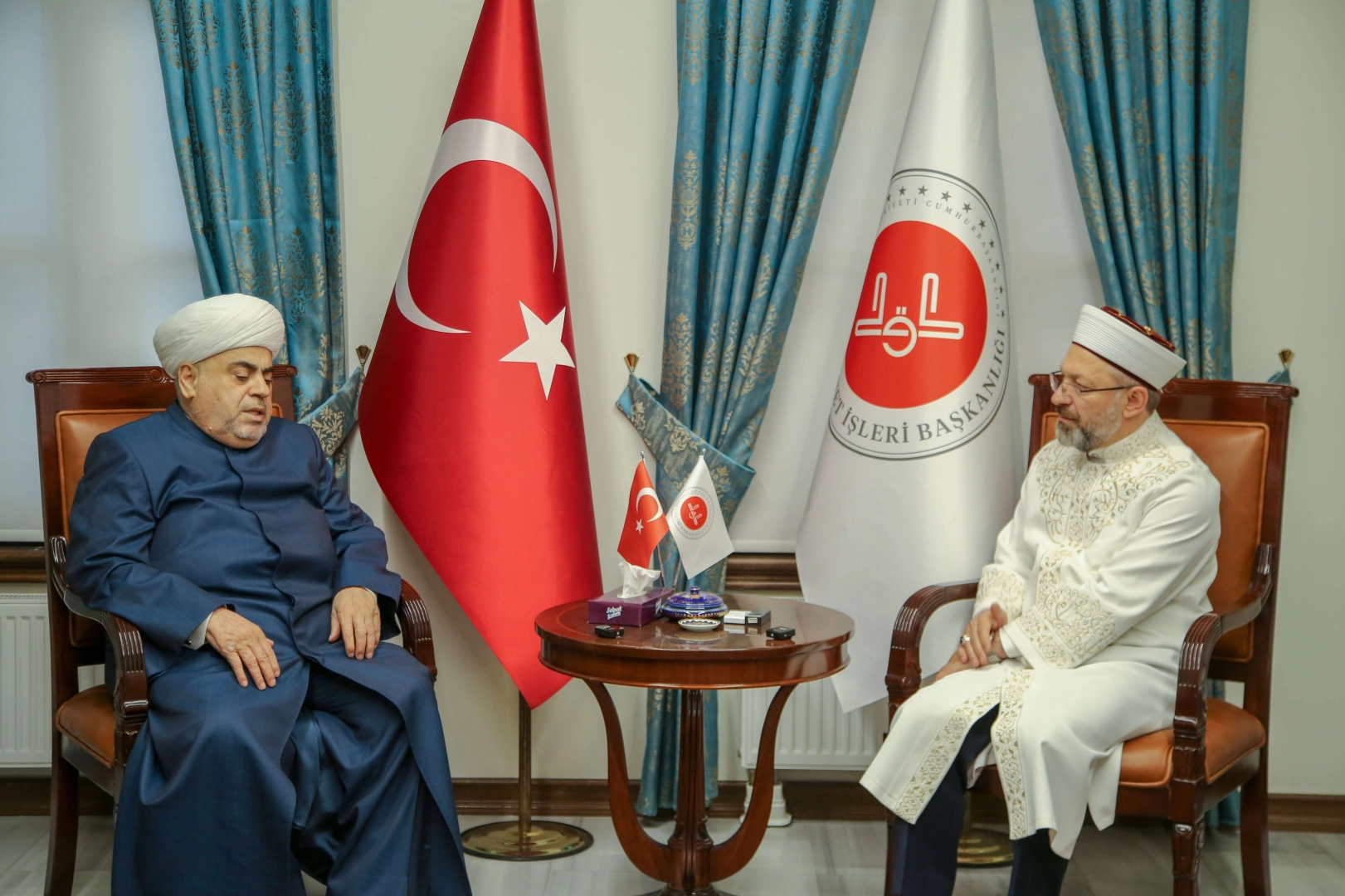 Diyanet İşleri Başkanı Erbaş, Kafkas Müslümanları İdaresi Başkanı Paşazade ile bir araya geldi