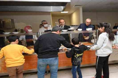 Başkan Aktaş, depremzedelerle iftarda buluştu