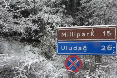 Uludağ'da kar 1 metreyi aştı, zincirsiz çıkışa izin verilmiyor