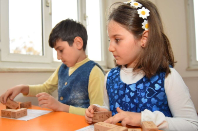 Yıldırım'da çocuklar hem öğreniyor hem eğleniyor