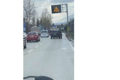 Trafikteki yan yan seyreden cipi gören sürücüler, gözlerine inanamadı