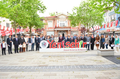 Davut Aydın’dan depremde üstün başarı gösteren personellere başarı belgesi